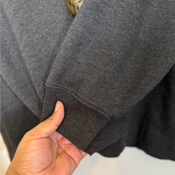 Def Leppard Gray Crewneck Sweatshirt XXL Pull Over Rock of Ages 1983-Unisex - Picture 10 of 15